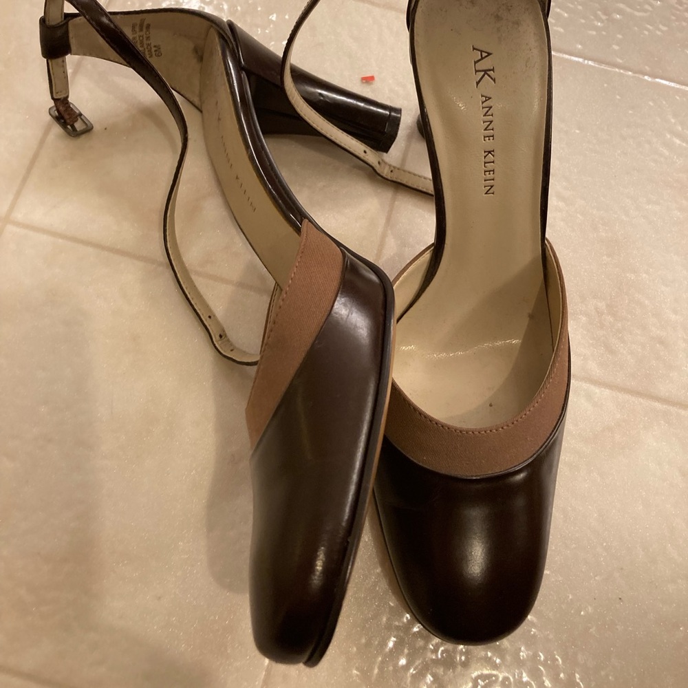 Closed toe sandals
